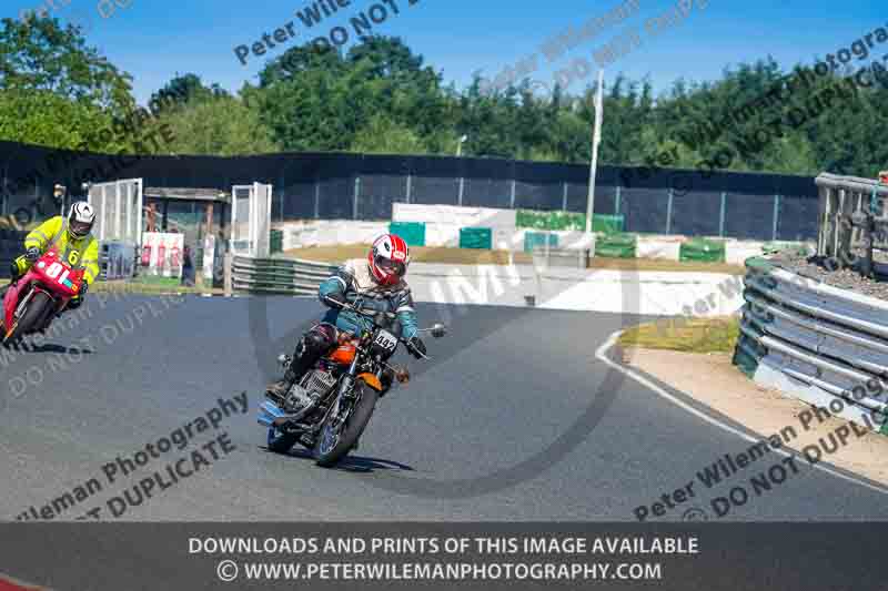 Vintage motorcycle club;eventdigitalimages;mallory park;mallory park trackday photographs;no limits trackdays;peter wileman photography;trackday digital images;trackday photos;vmcc festival 1000 bikes photographs